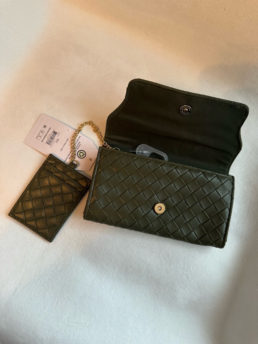 NWTS Time and Tru Olive Woven Envelope Wallet with Gold Tone Hardware - Picture 4 of 6